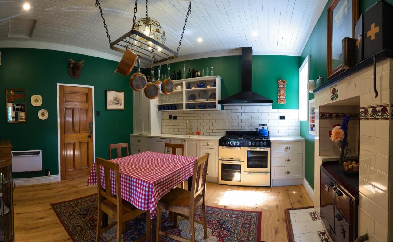The Ferry Bed & Breakfast Queenstown Exteriör bild