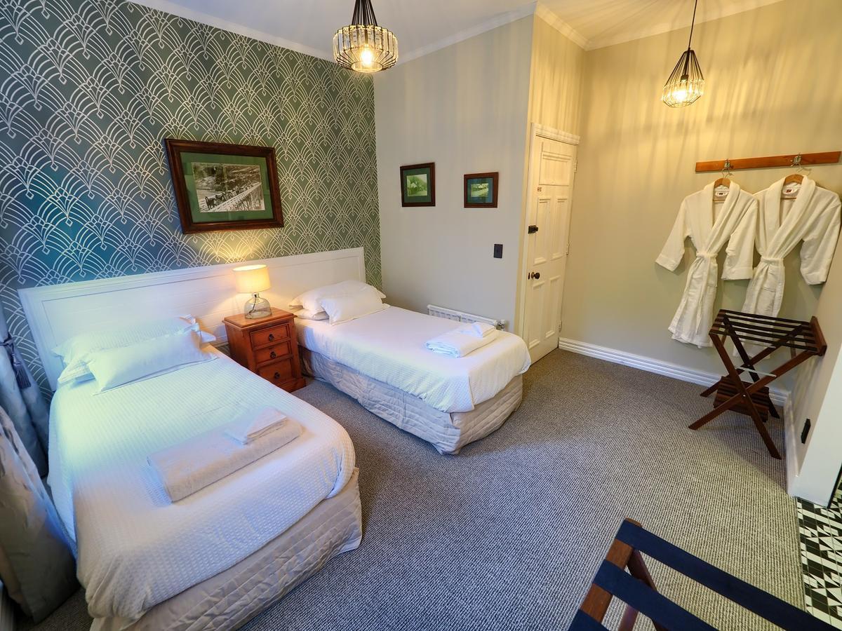 The Ferry Bed & Breakfast Queenstown Exteriör bild