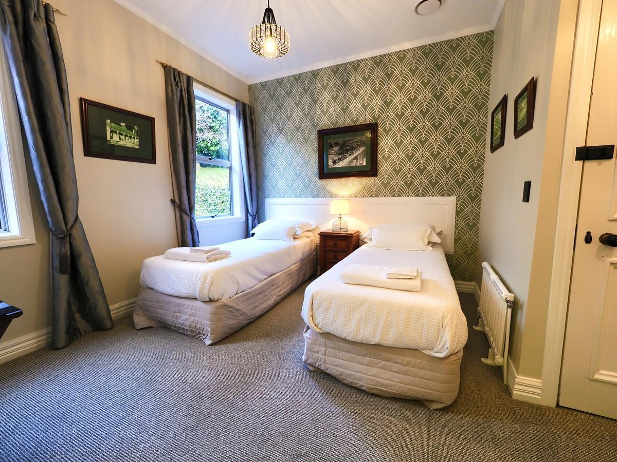 The Ferry Bed & Breakfast Queenstown Exteriör bild